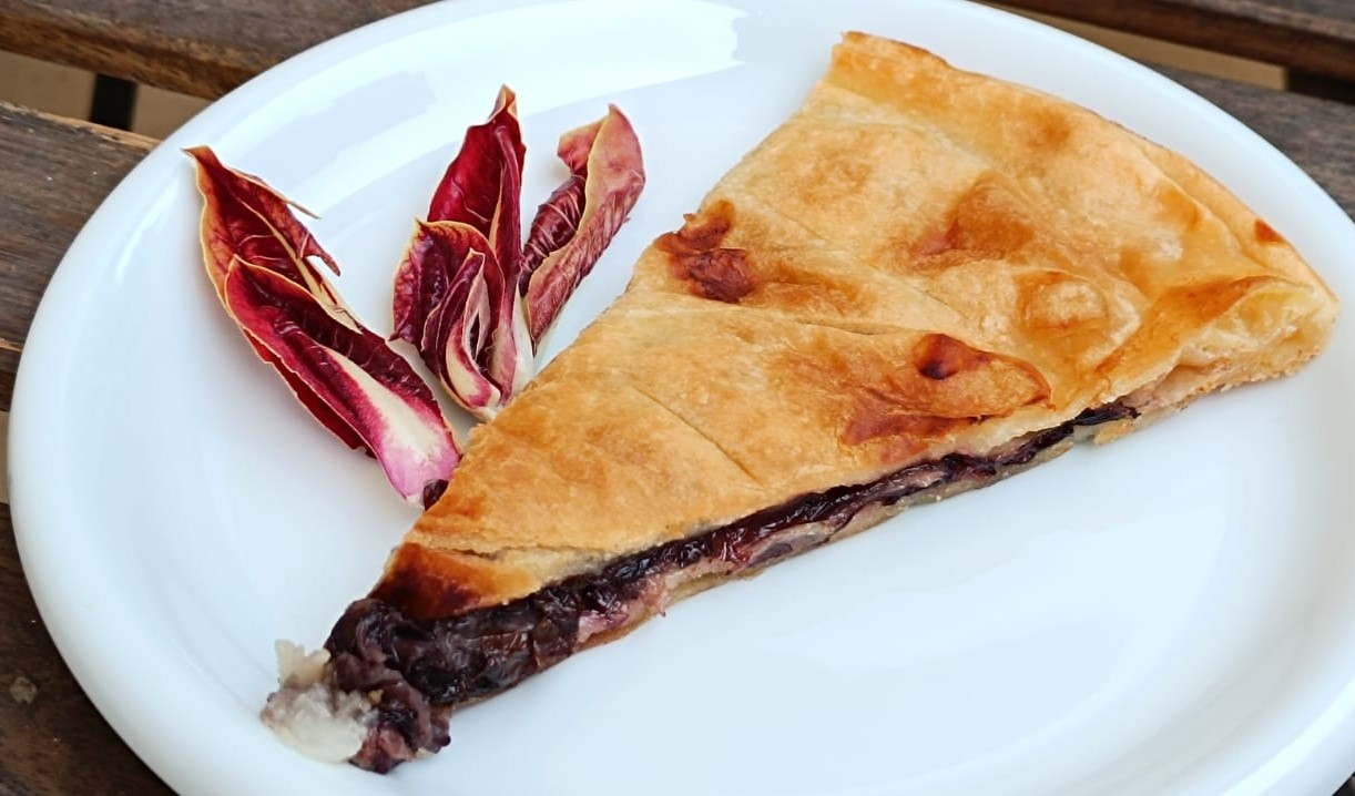 Torta rustica radicchio e stracchino