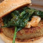 hamburger-veggie-scamorza-e-cavolo-nero-ricetta
