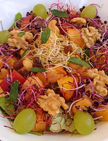 insalata-frutta-germogli